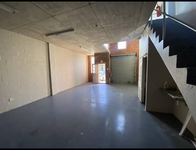 117M² WAREHOUSE TO LET IN MAITLAND